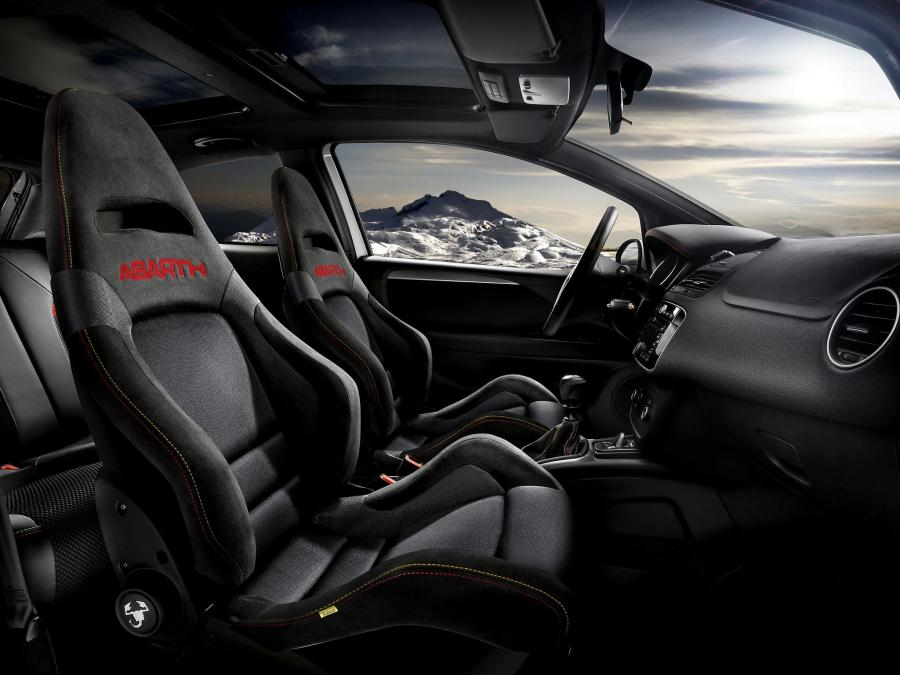 Интерьер Abarth Punto SuperSport (199) 2012 года  (фото 32 из 32)